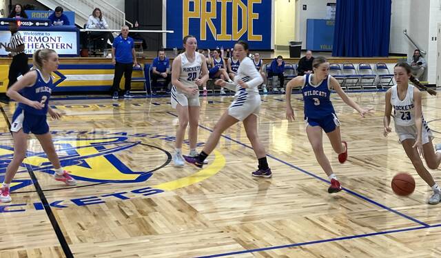 131195748_web1_julia-best-dribbling
Clermont Northeasterns Julie Best (23) drives around Williamsburgs Addisyn Smith (3) and Wildcat teammate Taylor Battista (2) moves in to help. Photo by Dick Maloney, Sun Sports Correspondent