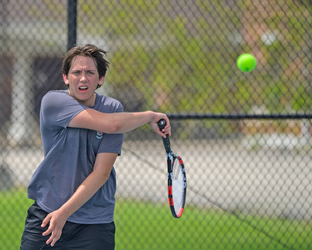 131522783_web1_SBAAC-Tournament-2 Bethel-Tates Landen Montunnas returns the ball during a third singles match May 7, 2025, at the Southern Buckeye Athletic and Academic Conference Tournament at Wilmington High School. Photo by Sun Sports Reporter Jake Dowling