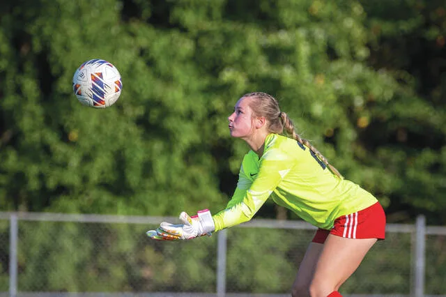 SPORTS ROUNDUP: B-T girls extend lead in division